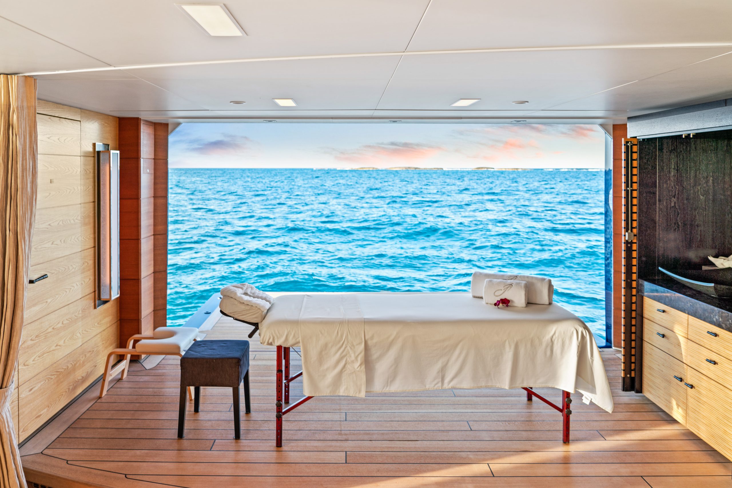 Motor Yacht Amaryllis Massage Area
