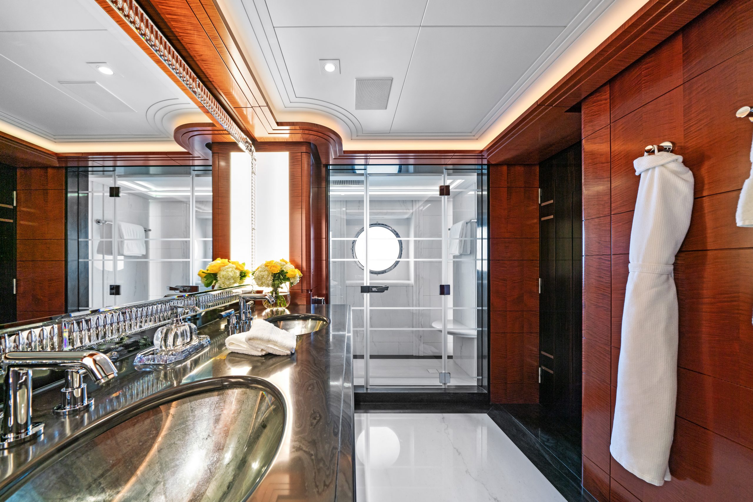 Motor Yacht Amaryllis en suite - guests