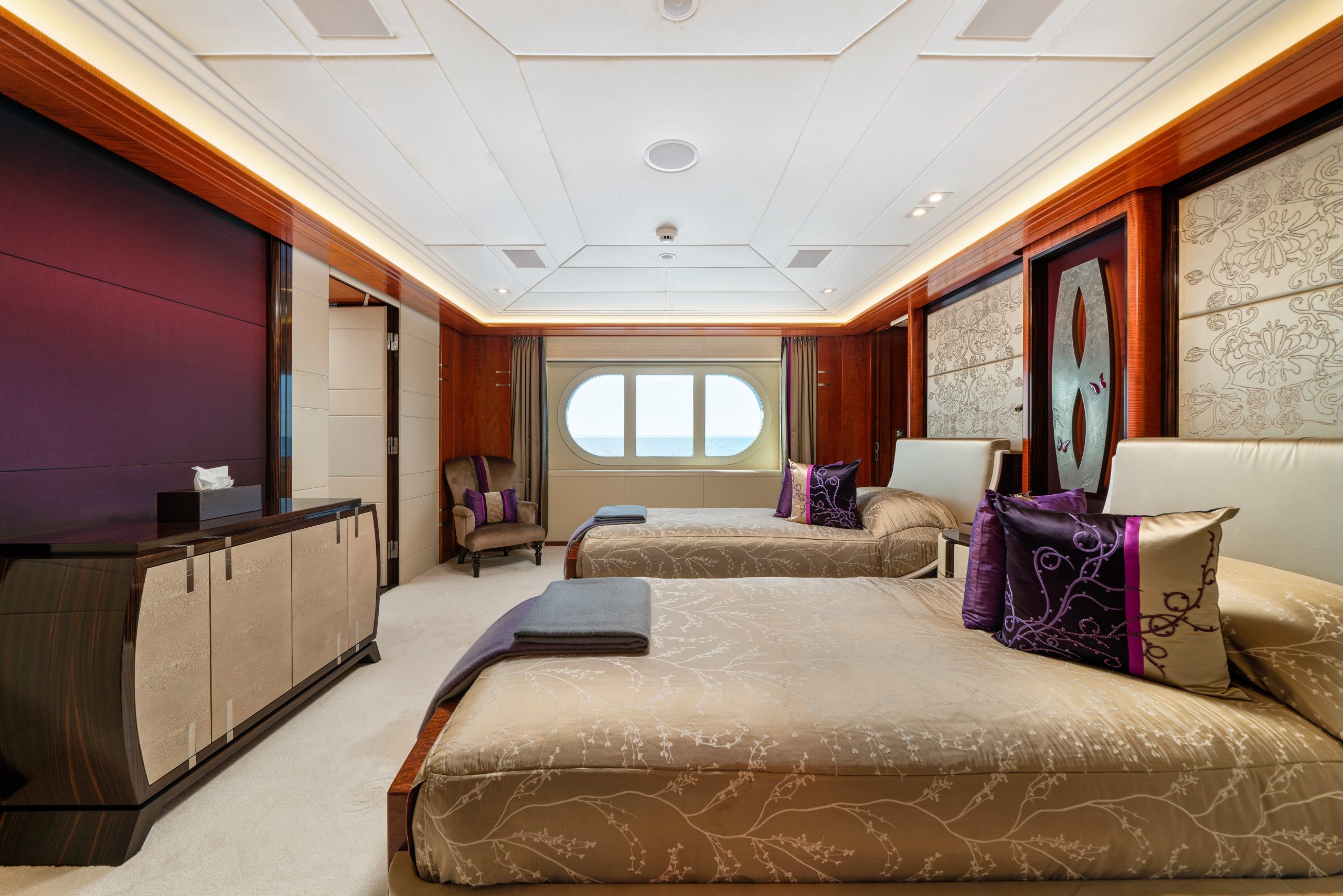 Motor Yacht Amaryllis Twin Stateroom
