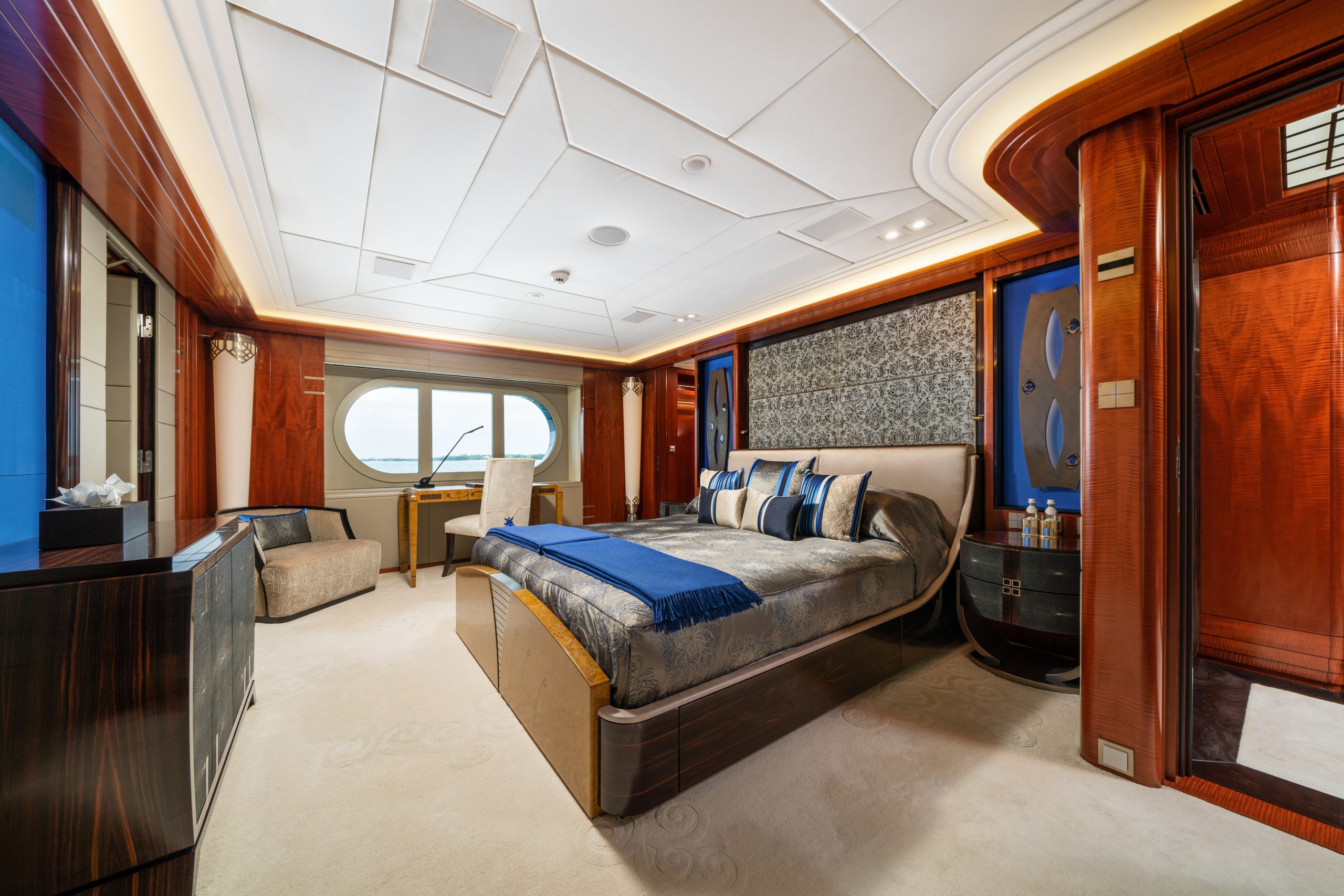 Motor Yacht Amaryllis Vip Stateroom