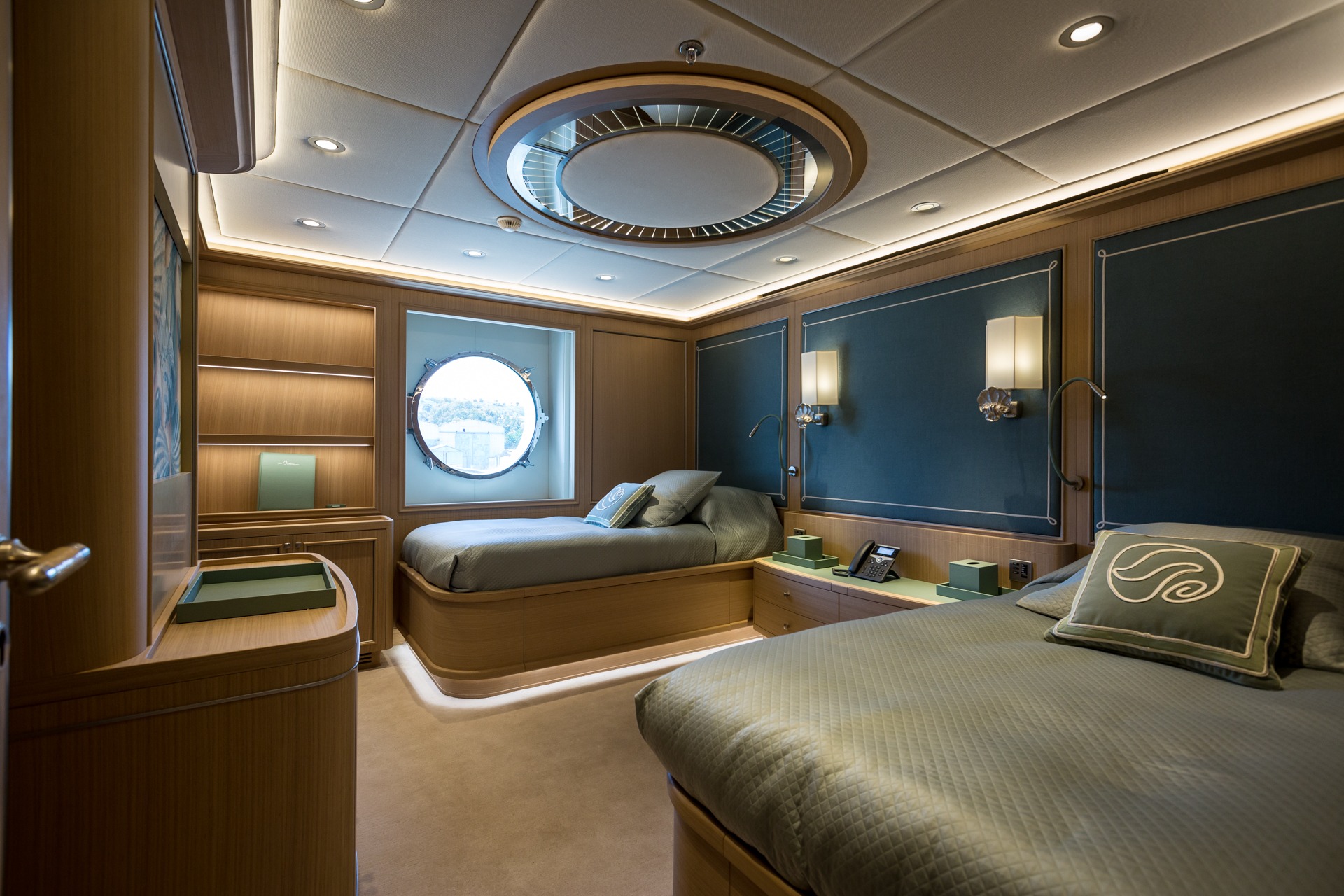 Motor Yacht Dream Twin Stateroom
