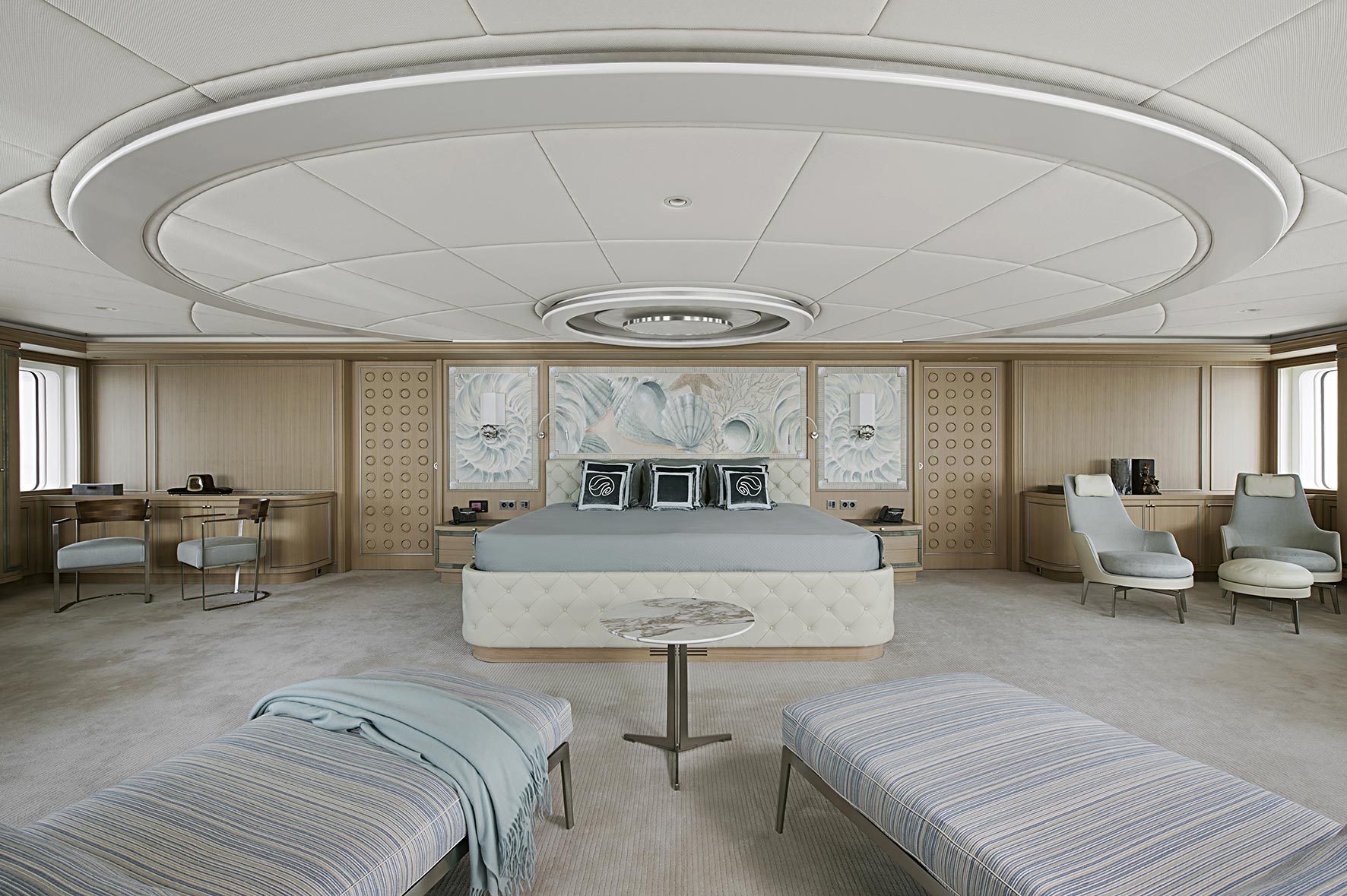Motor Yacht Dream Master Stateroom