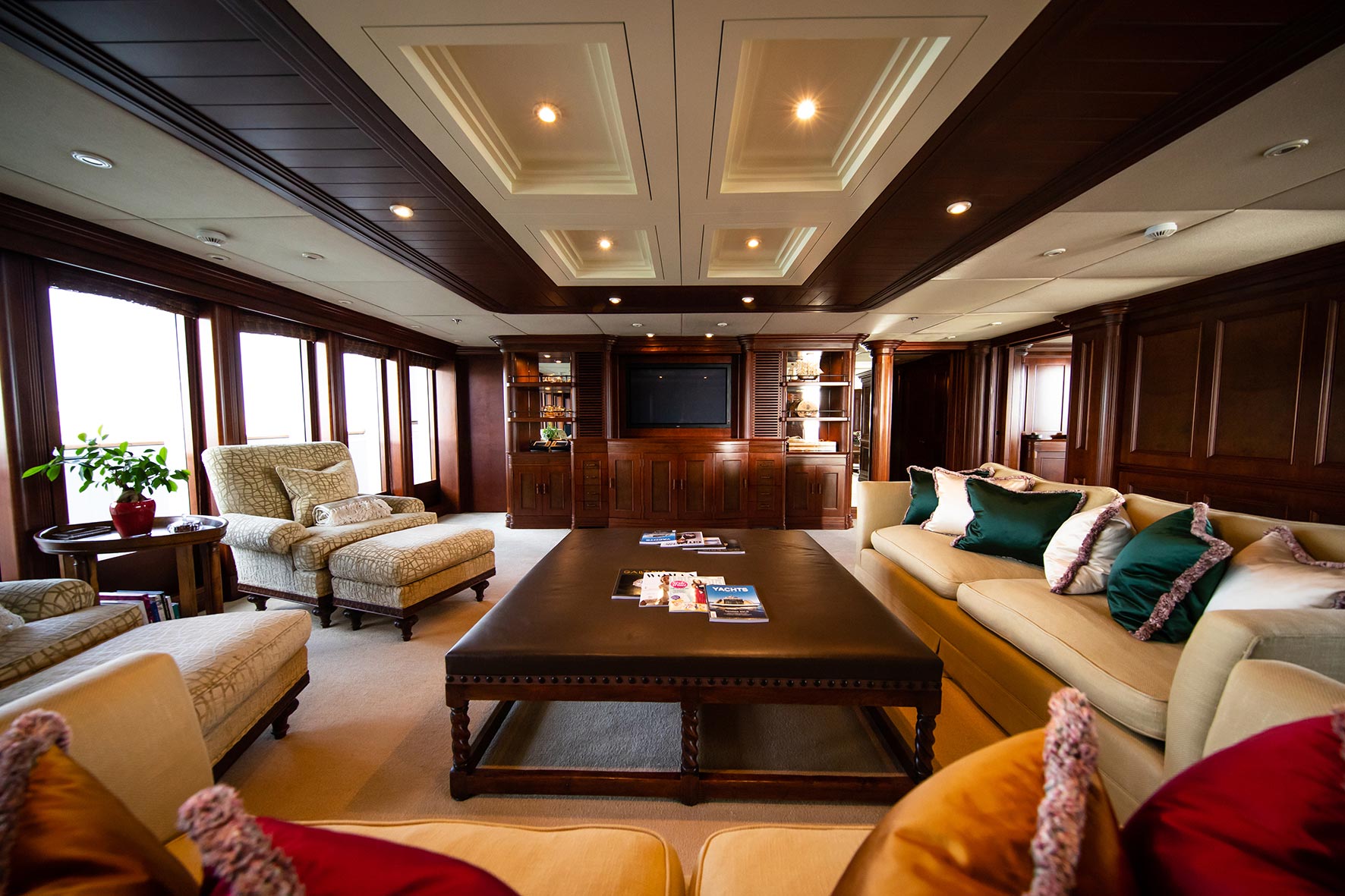 Motor Yacht Nomad Upper Deck Lounge