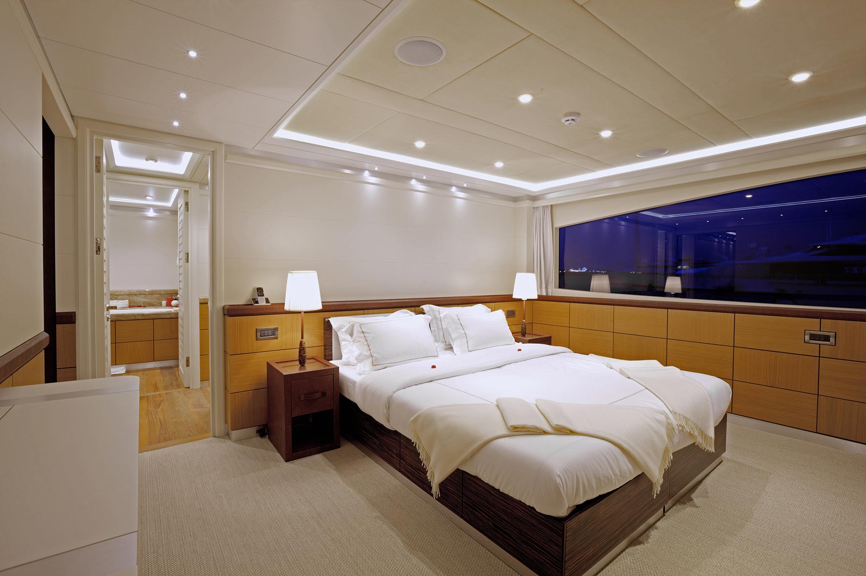 Motor Yacht Quaranta Master Stateroom