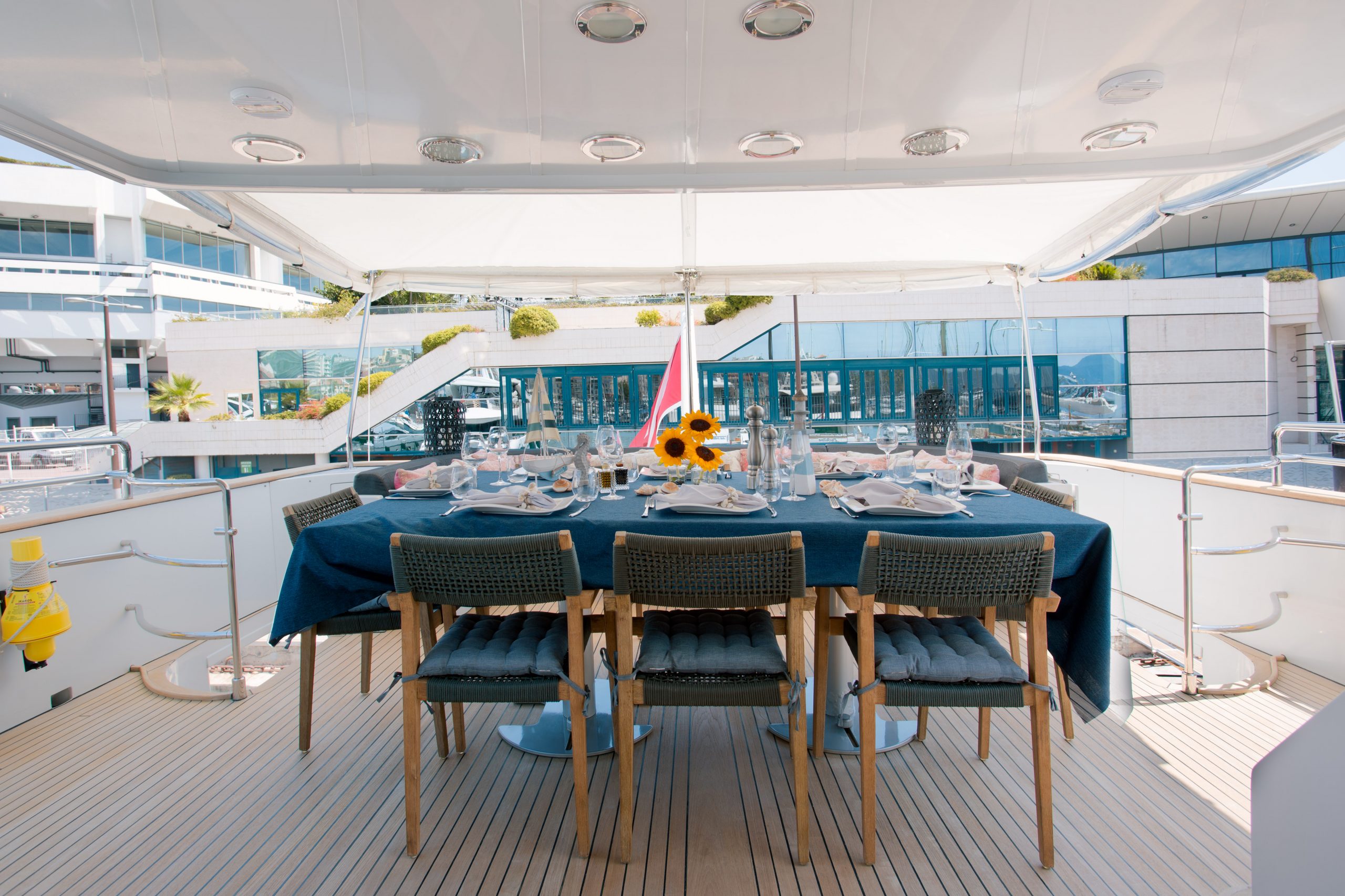 Motor Yacht Indigo Star I Exterior Dining