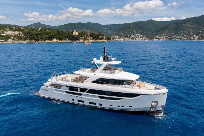 Dulce de Leche, 30m Blaundus explorer motor yacht, at anchor in the Mediterranean